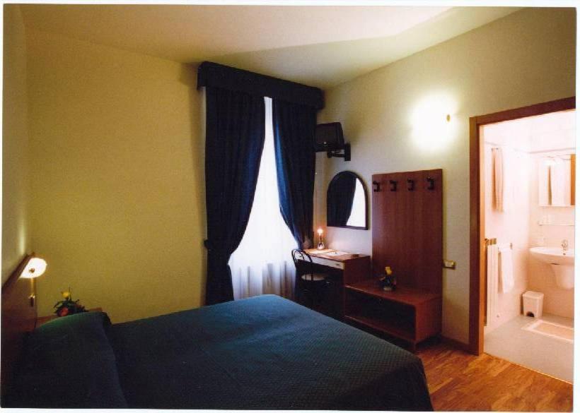 Hotel 2000 Fabriano Quarto foto
