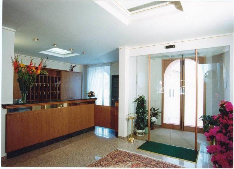 Hotel 2000 Fabriano Exterior foto