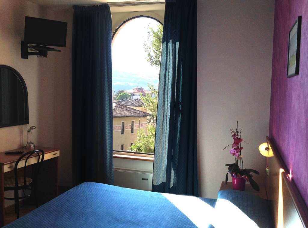 Hotel 2000 Fabriano Quarto foto